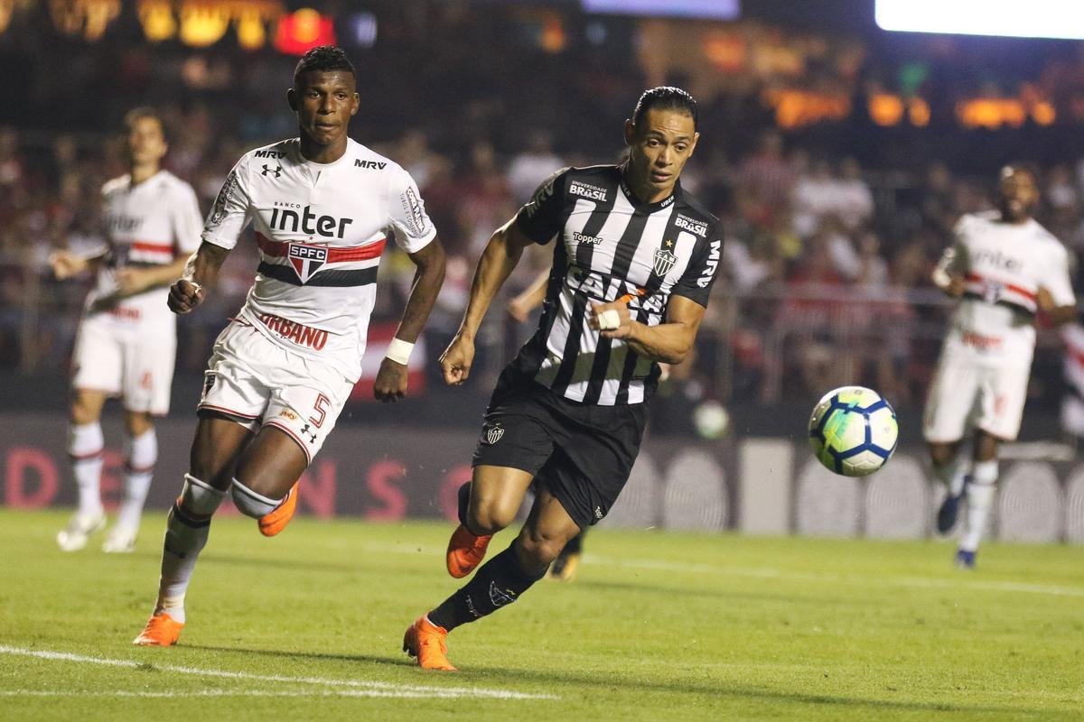 Atlético saiu atrás, conseguiu virada com Róger Guedes e Ricardo Oliveira, mas cedeu empate no Morumbi
