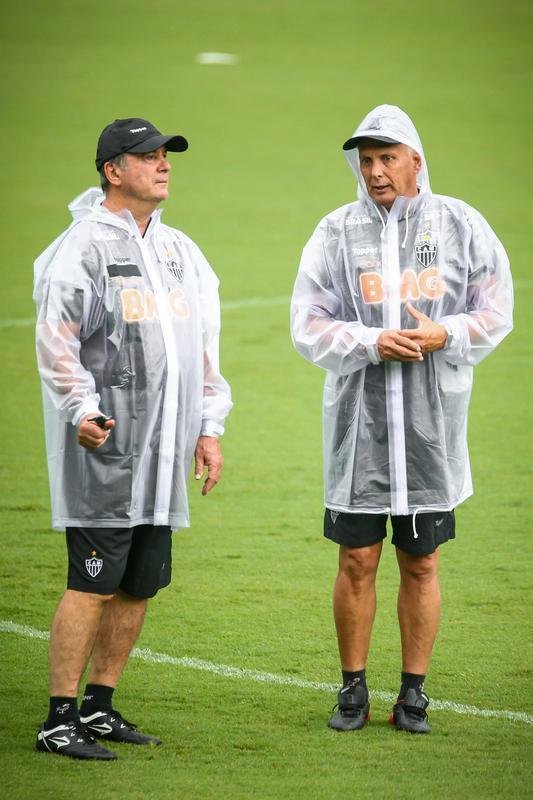 Atltico fez o ltimo treinamento antes da viagem a Montevidu, capital do Uruguai. Na quarta-feira, s 21h30, time enfrenta o Defensor pela terceira fase da Copa Libertadores