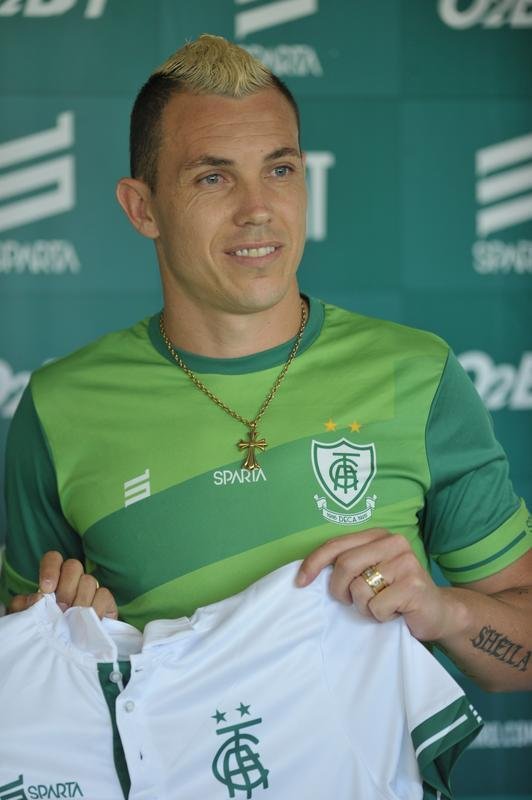 Atacante Marcelo Toscano e meia Felipe Azevedo reforam o Amrica para a disputa da Srie B de 2019