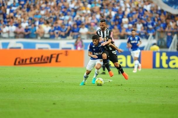 Imagens do primeiro tempo do clssico entre Cruzeiro e Atltico, no Mineiro, pela 26 rodada