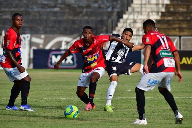 Fotos da derrota do Pouso Alegre para a Inter de Limeira. A equipe paulista venceu o duelo por 3 a 0, no Est�dio Major Levy Sobrinho, em Limeira, pela segunda rodada da S�rie D