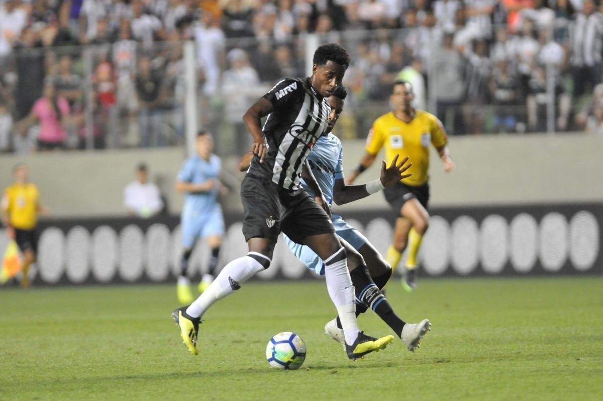 Denilson: atacante de 23 anos contratado em junho e assinou com o Galo por cinco anos. Fez oito jogos, apenas um como titular. No perodo, ele recebeu dois cartes amarelos. O centroavante perdeu espao com a chegada de Levir Culpi.