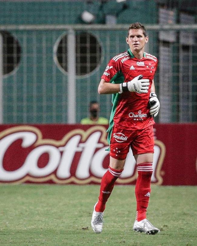 Rafael Cabral, goleiro (63% dos votos)