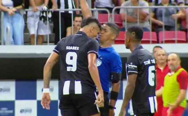 Tiquinho recebeu a punio pela expulso no clssico contra o Flamengo