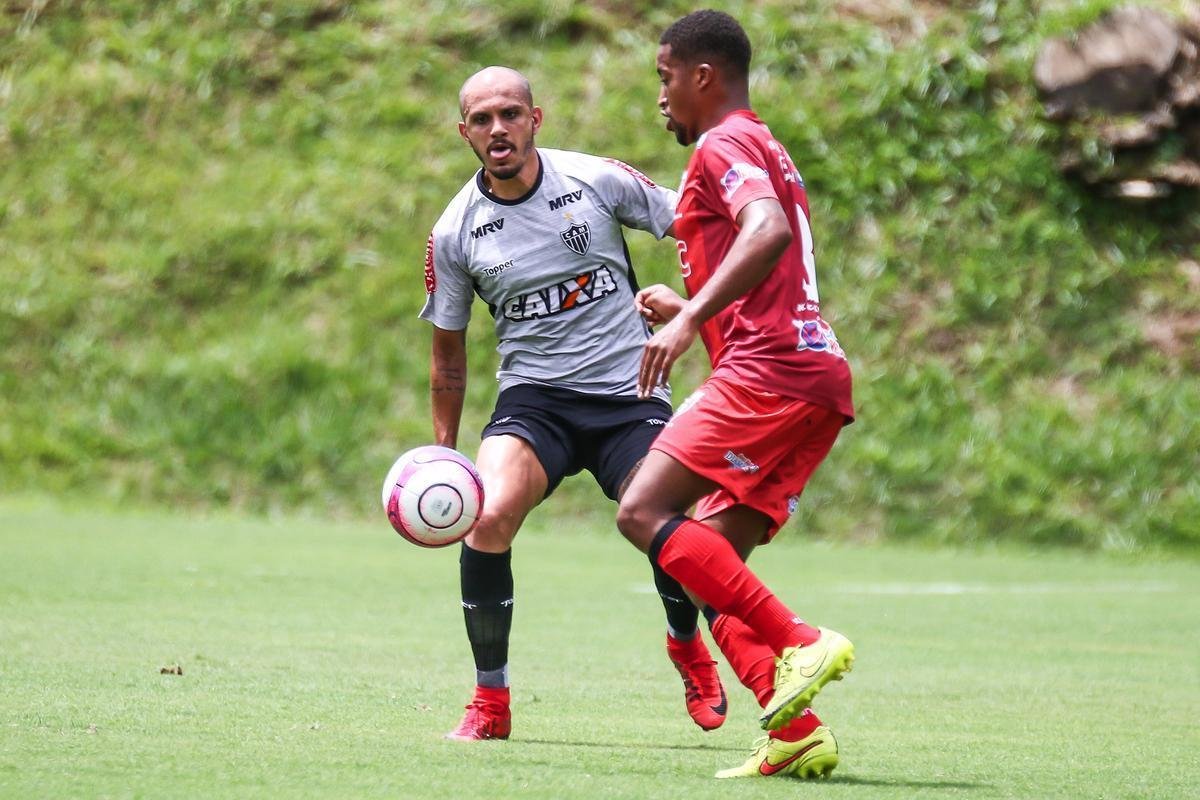 Imagens do jogo-treino do Atltico com o Guarani de Divinpolis