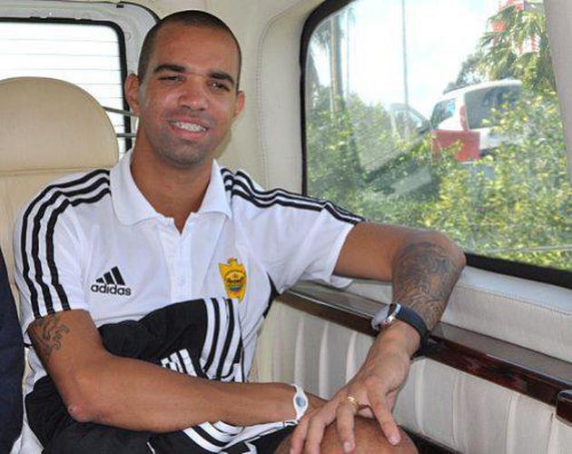 10 - O primeiro 'até logo': Em março de 2011, a diretoria do Atlético liberou Diego Tardelli para viajar até a Rússia e acertar com o Anzhi. O clube alvinegro, na ocasião, informou ter pedido cinco milhões de euros (aproximadamente R$ 11,5 milhões na cotação da época) por 62,5% dos direitos do jogador, que se despediu da Cidade do Galo.