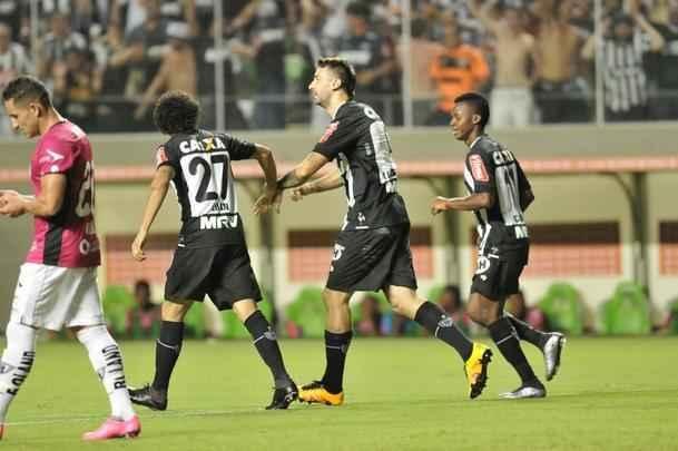Atltico marcou gol sobre o Del Valle logo aos trs minutos, com Pratto, e explodiu Independncia