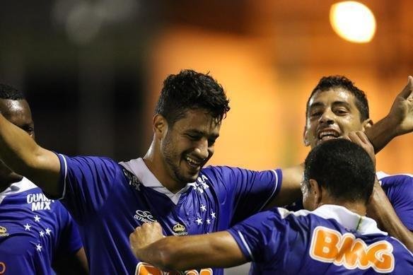 Villa Nova e Cruzeiro se enfrentaram pela oitava rodada do Campeonato Mineiro