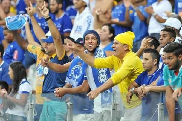 Ariel Cabral marcou seu primeiro gol pelo Cruzeiro, o terceiro na vitria sobre o Uberlndia
