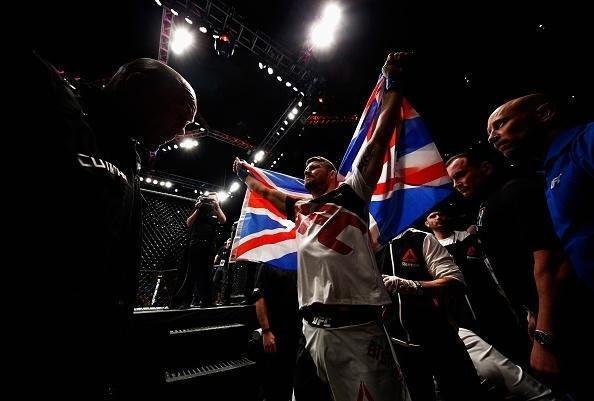Spider voltou ao UFC com revés. Brasileiro chegou a derrubar Bisping com uma joelhada, achou que tinha vencido por nocaute, mas round havia encerrado. No fim, brasileiro acabou perdendo luta por pontos