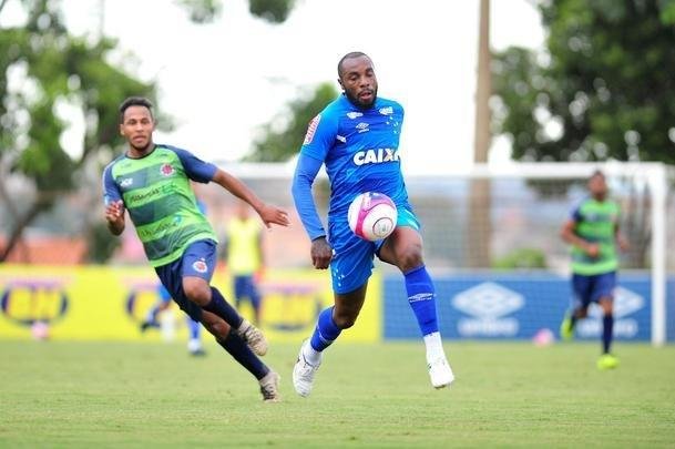 Imagens do jogo-treino entre Cruzeiro e Ipatinga, na Toca da Raposa II, nesta sexta-feira (12/01)