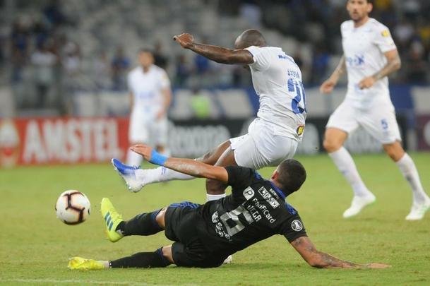 Equipes se enfrentaram pela sexta rodada do Grupo B da Copa Libertadores