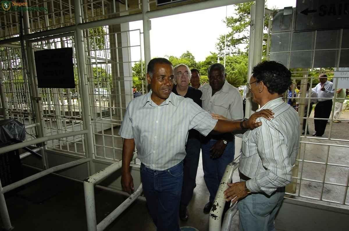 Em 2006, no aniversário de 40 anos do título da Taça Brasil de 1966, reportagem do Estado de Minas e do Superesportes reuniu no Mineirão alguns dos craques do Cruzeiro: Zé Carlos, William, Procópio, Neco, Natal, Dirceu Lopes, Evaldo e Tostão.