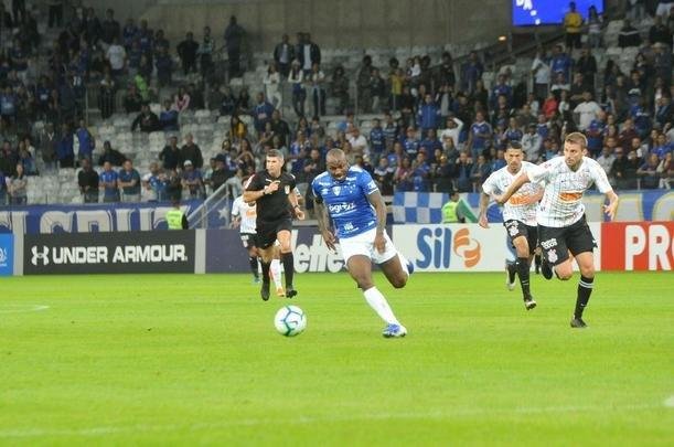 Fotos de Cruzeiro x Corinthians, no Mineiro, pela oitava rodada do Campeonato Brasileiro