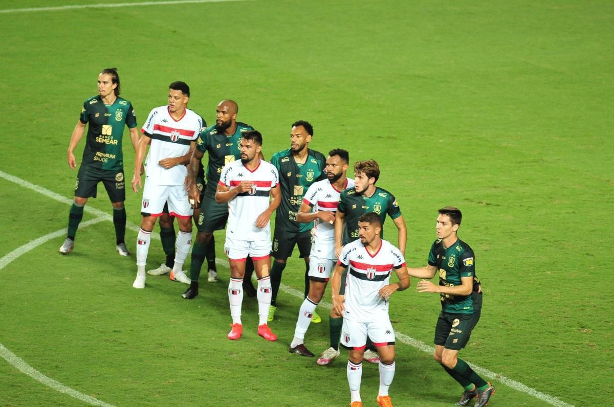 Amrica e Botafogo-SP se enfrentaram no Independncia, pela 35 rodada da Srie B