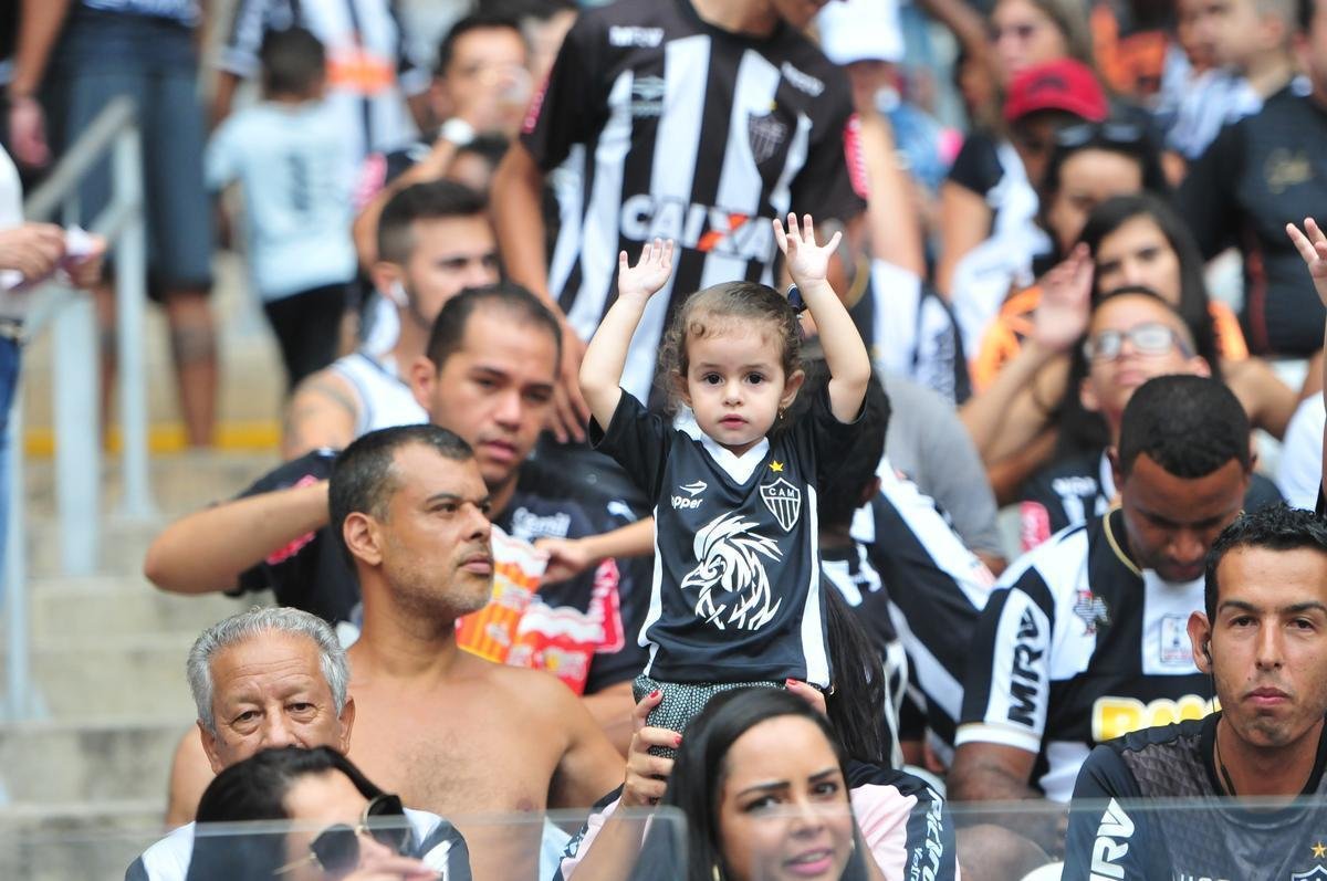 Fotos das torcidas de Atltico e Amrica no clssico deste domingo, no Mineiro, pela 10 rodada do Estadual