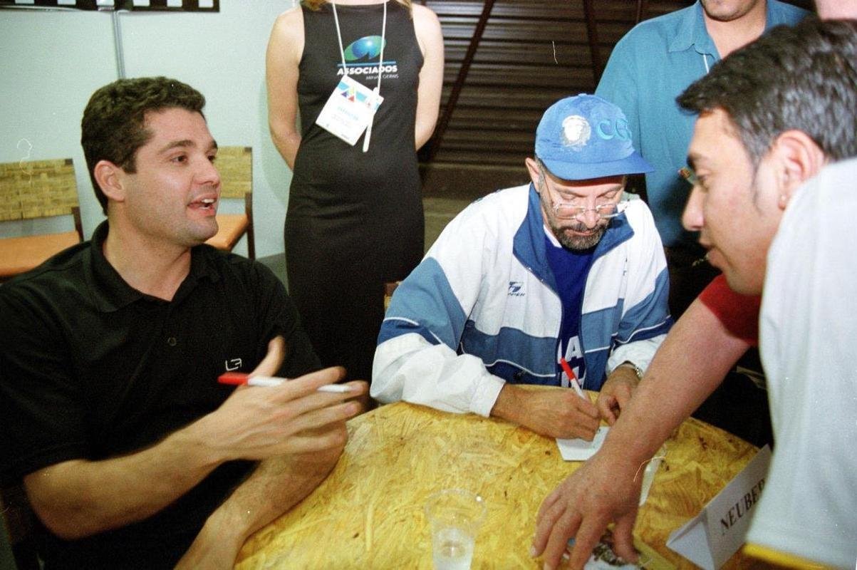 Momentos de Neuber Soares no Alterosa Esporte e no jornal Dirio da Tarde