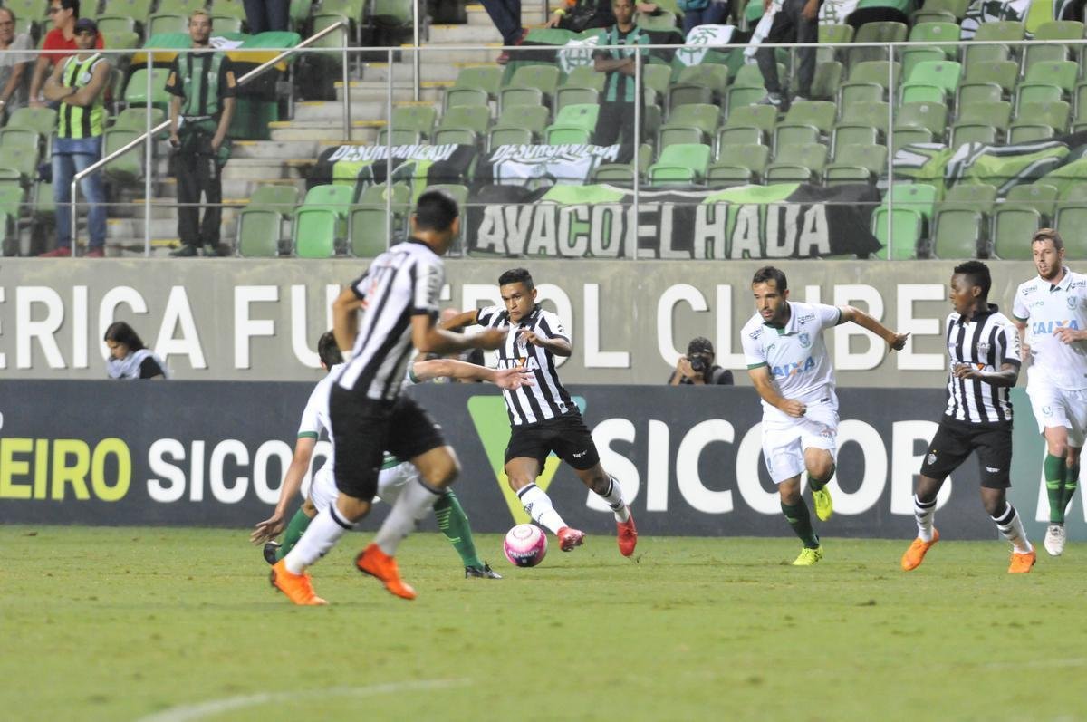 Imagens do clssico de ida da semifinal do Mineiro, entre Atltico e Amrica, no Independncia