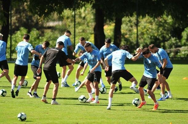 Uruguai trabalhou na manhã deste sábado, no CT do Atlético, em Vespasiano