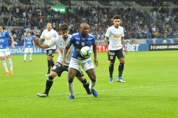 Fotos de Cruzeiro x Corinthians, no Mineiro, pela oitava rodada do Campeonato Brasileiro