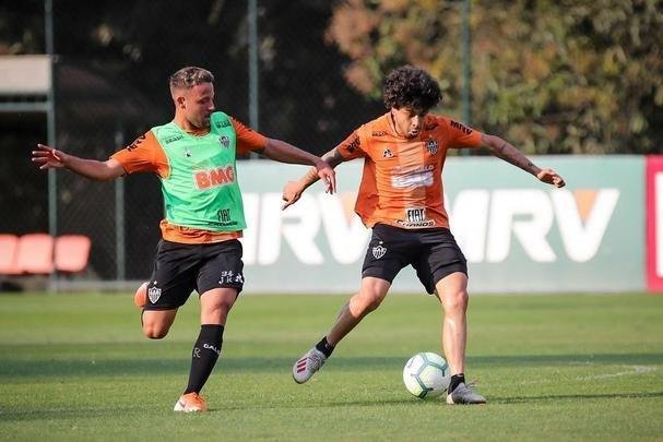 Gabriel Pires - O meia foi contratado pelo Atltico junto ao Paran. O jogador fez apenas uma partida com a camisa do time sub-20 e marcou um gol (de pnalti, na vitria por 2 a 0 sobre o Btis, pelo Campeonato Mineiro). Antes de chegar ao Galo, ele havia feito oito jogos com a camisa do time principal do Paran.