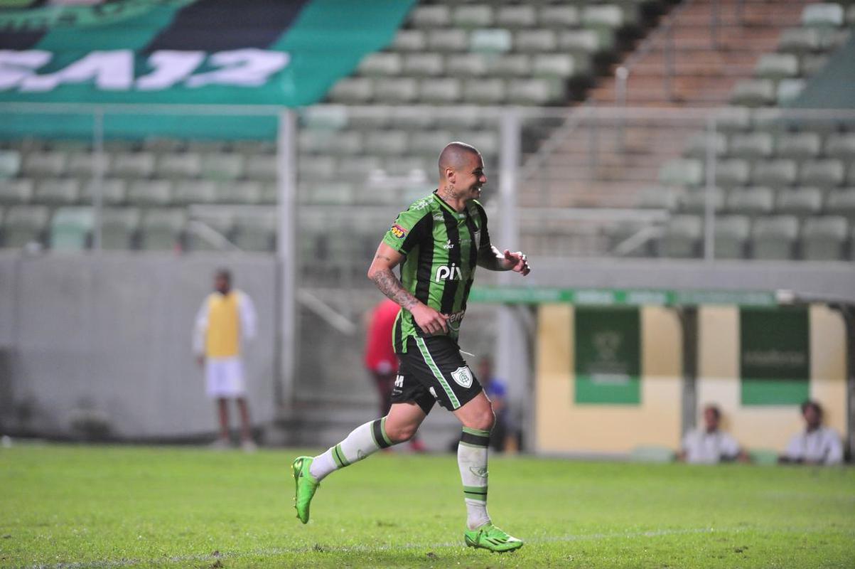 Fotos da partida entre Amrica e So Paulo, nesta quinta-feira (18), no Independncia, em Belo Horizonte, pelas quartas de final da Copa do Brasil.