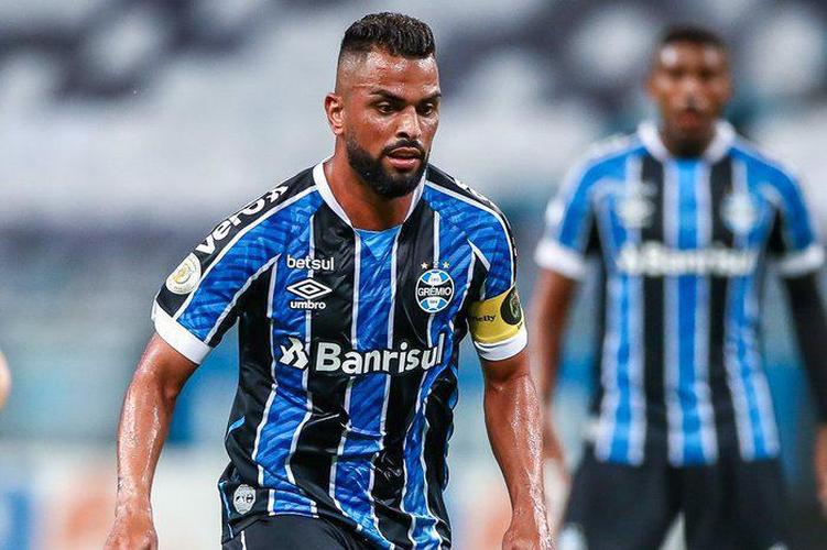 Maicon - meio-campista do Grêmio