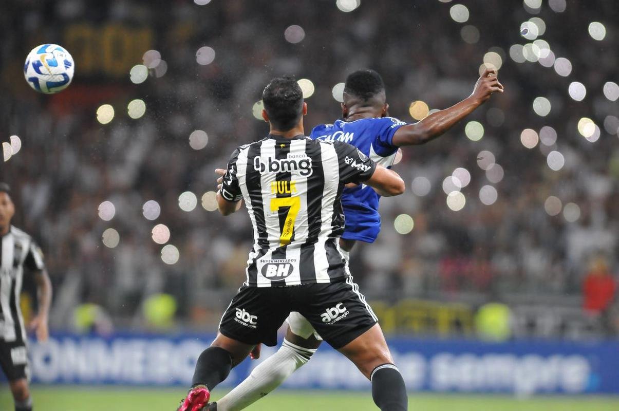 Equipes se enfrentaram na noite desta quarta-feira pela terceira fase da Copa Libertadores, no Mineiro, em Belo Horizonte
