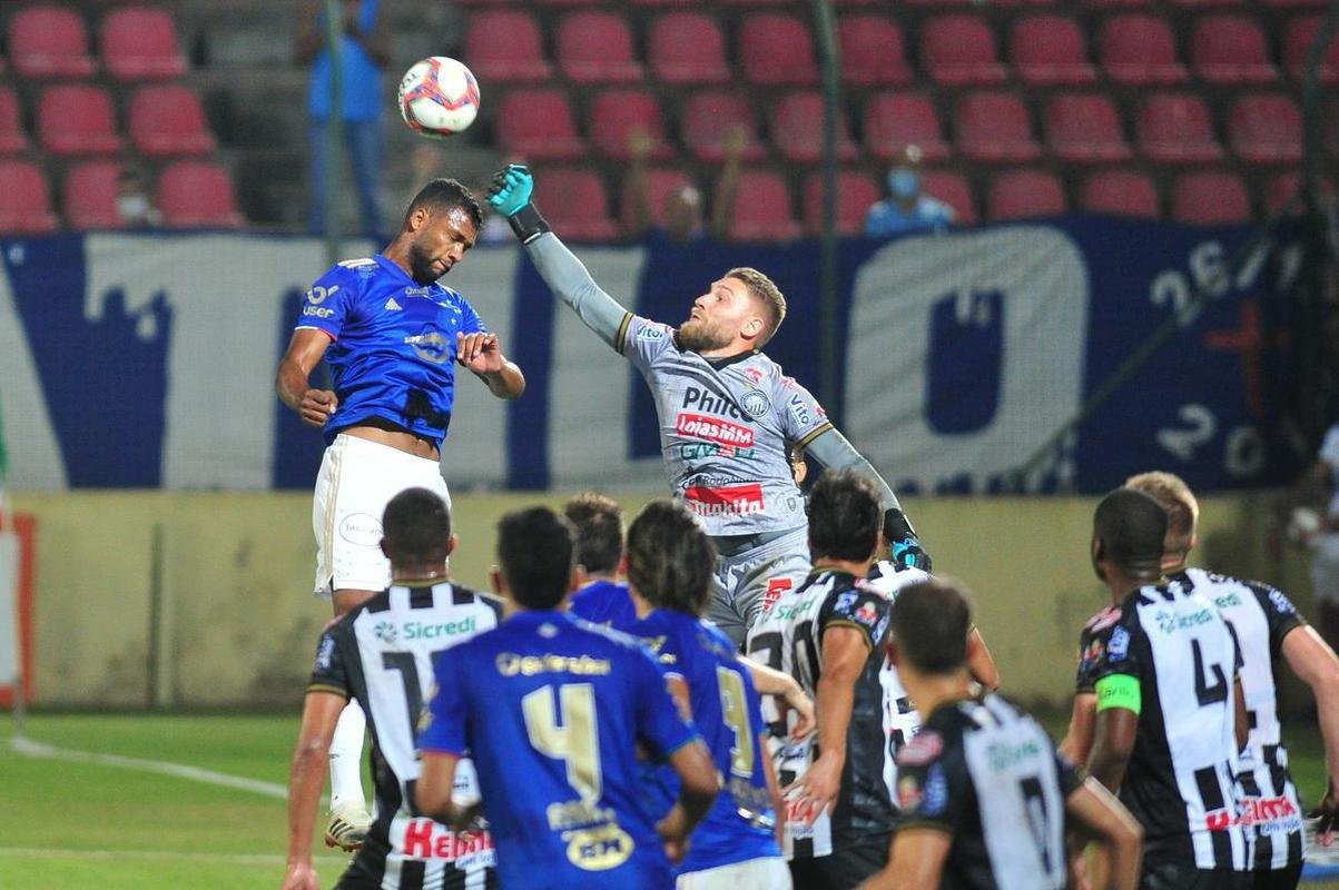 Cruzeiro teve gol anulado no fim, marcado por Marcelo Moreno, e acabou ficando no empate por 1 a 1 com o Operrio, na Arena do Jacar, em Sete Lagoas.