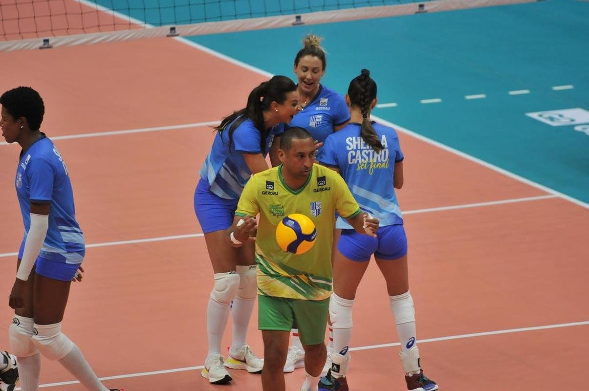 Arena Minas recebeu grande pblico na despedida da ex-oposta Sheilla