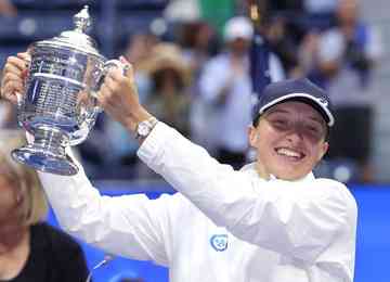 Aos 21 anos, a polonesa, número um do ranking mundial, garantiu seu segundo Grand Slam da temporada e sétimo campeonato do ano