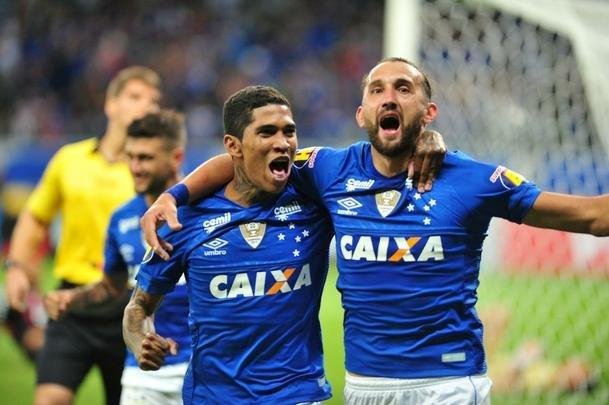 Cruzeiro fez o dever de casa e venceu o Furaco por 2 a 1