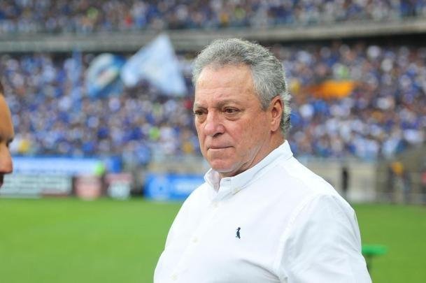 Fotos do primeiro tempo do clssico entre Cruzeiro e Atltico, no Mineiro, pelo Brasileiro