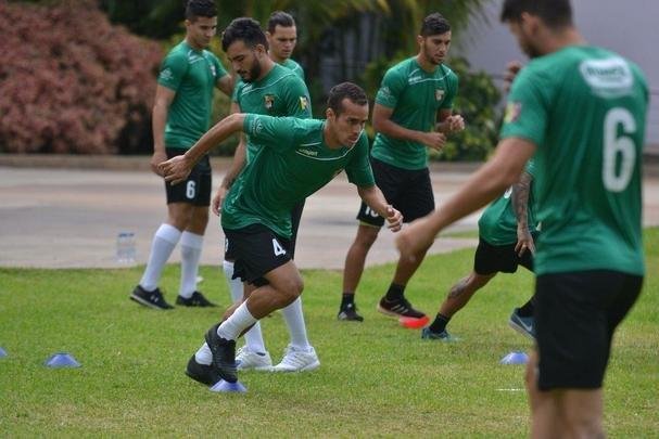 Deportivo Lara treinou a parte física na manhã desta terça-feira, em Valencia, na Venezuela. Time enfrenta o Cruzeiro às 19h15 desta quarta, no Mineirão, pela segunda rodada do Grupo B da Copa Libertadores