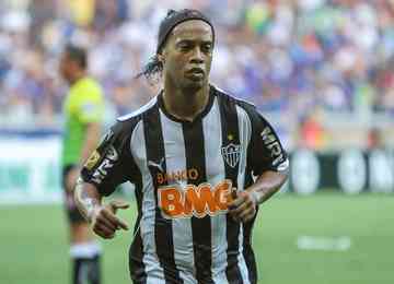 Galo atrasou pagamento de parcelas da dívida por direitos de imagem a Ronaldinho, representado pela empresa Planet Invest