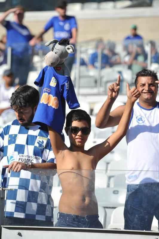 Torcedores de Cruzeiro e Botafogo, no Mineiro, em duelo pela 19 rodada do Brasileiro