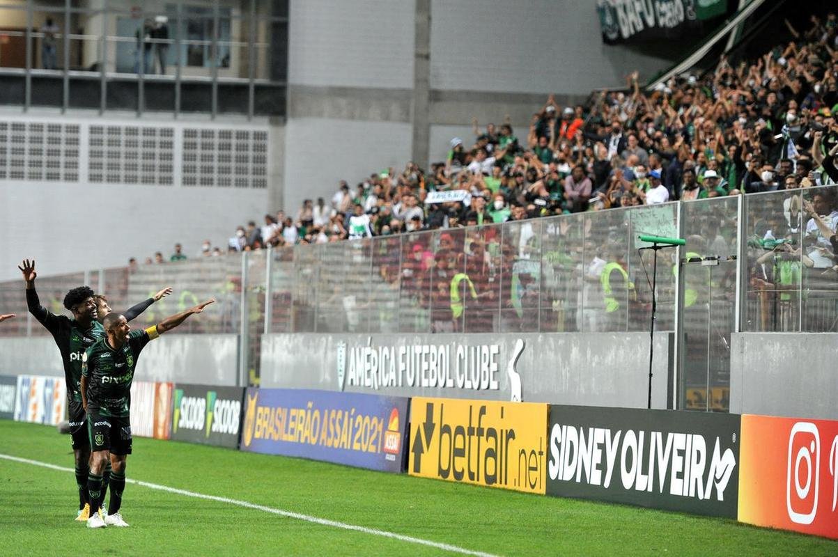 Fotos do jogo entre Amrica e Grmio, no Independncia, em Belo Horizonte, pela 32 rodada da Srie A do Brasileiro
