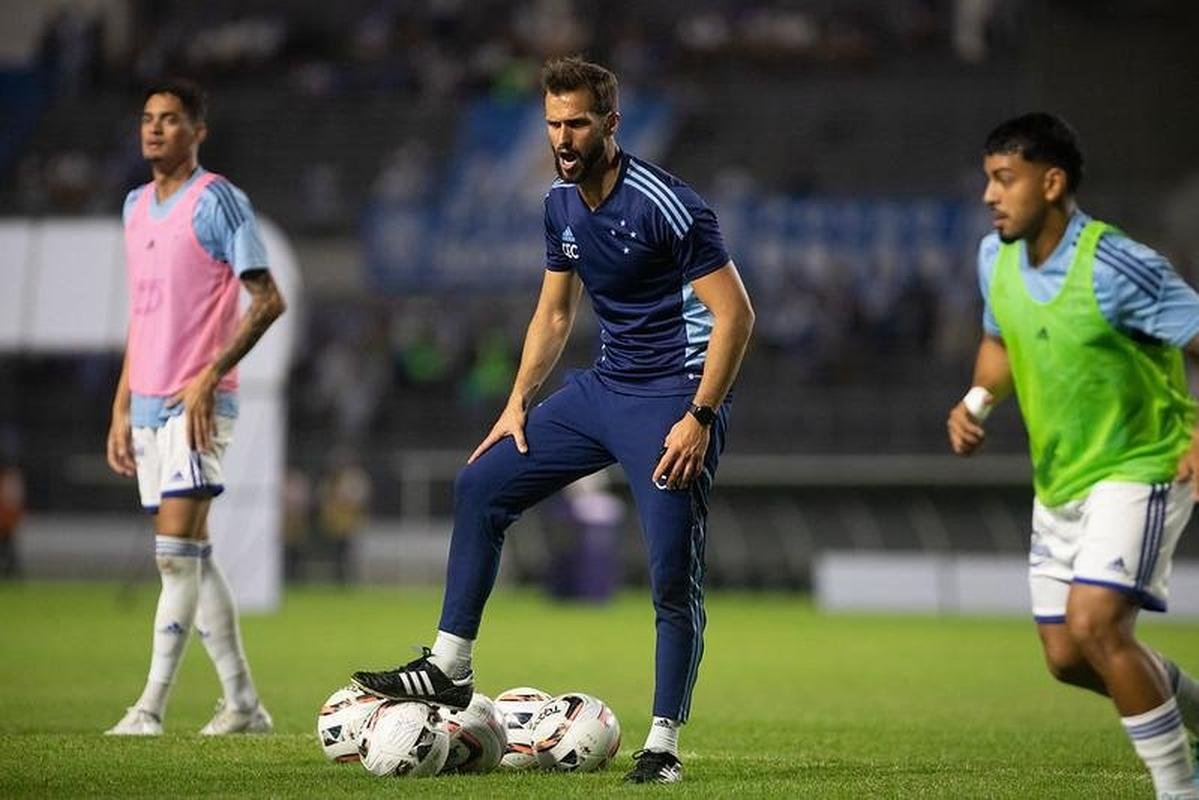 Fotos da partida entre CSA e Cruzeiro, nesta quarta-feira (20), no Rei Pel, em Macei. Jogo  vlido pela 19 rodada da Srie B do Campeonato Brasileiro.
