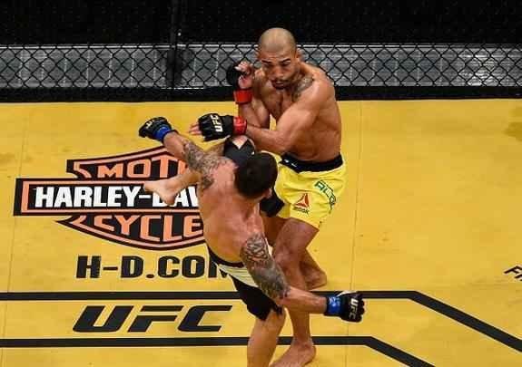 Imagens do retorno triunfal de José Aldo ao UFC