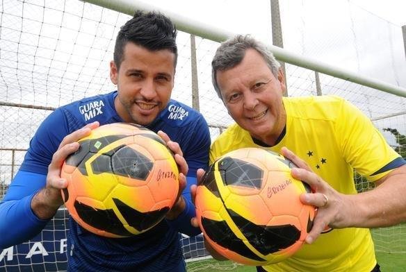 Com 499 jogos, Fbio est perto de alcanar marca de Raul, que disputou 549 partidas