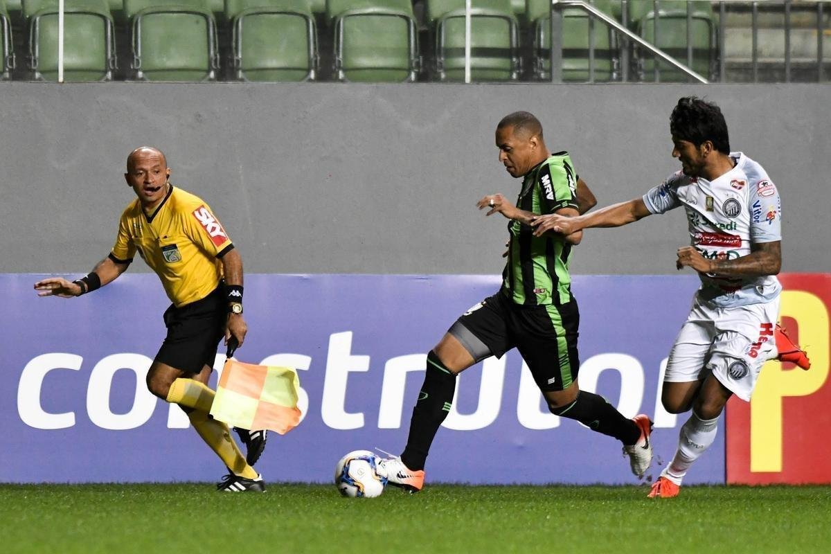 Fotos do jogo entre Amrica x Operrio