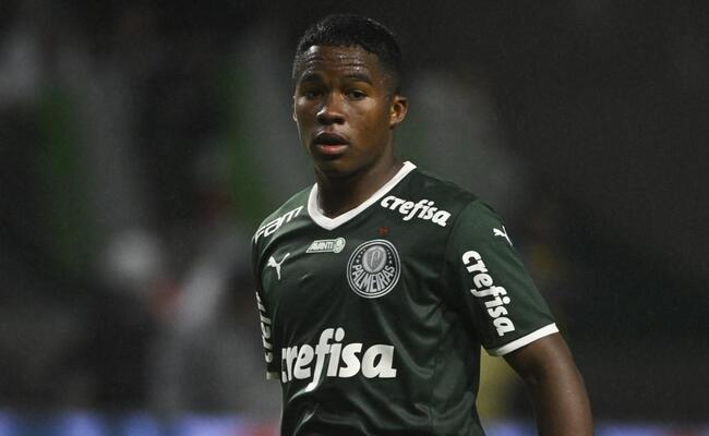 Atacante Endrick em partida pelo Palmeiras