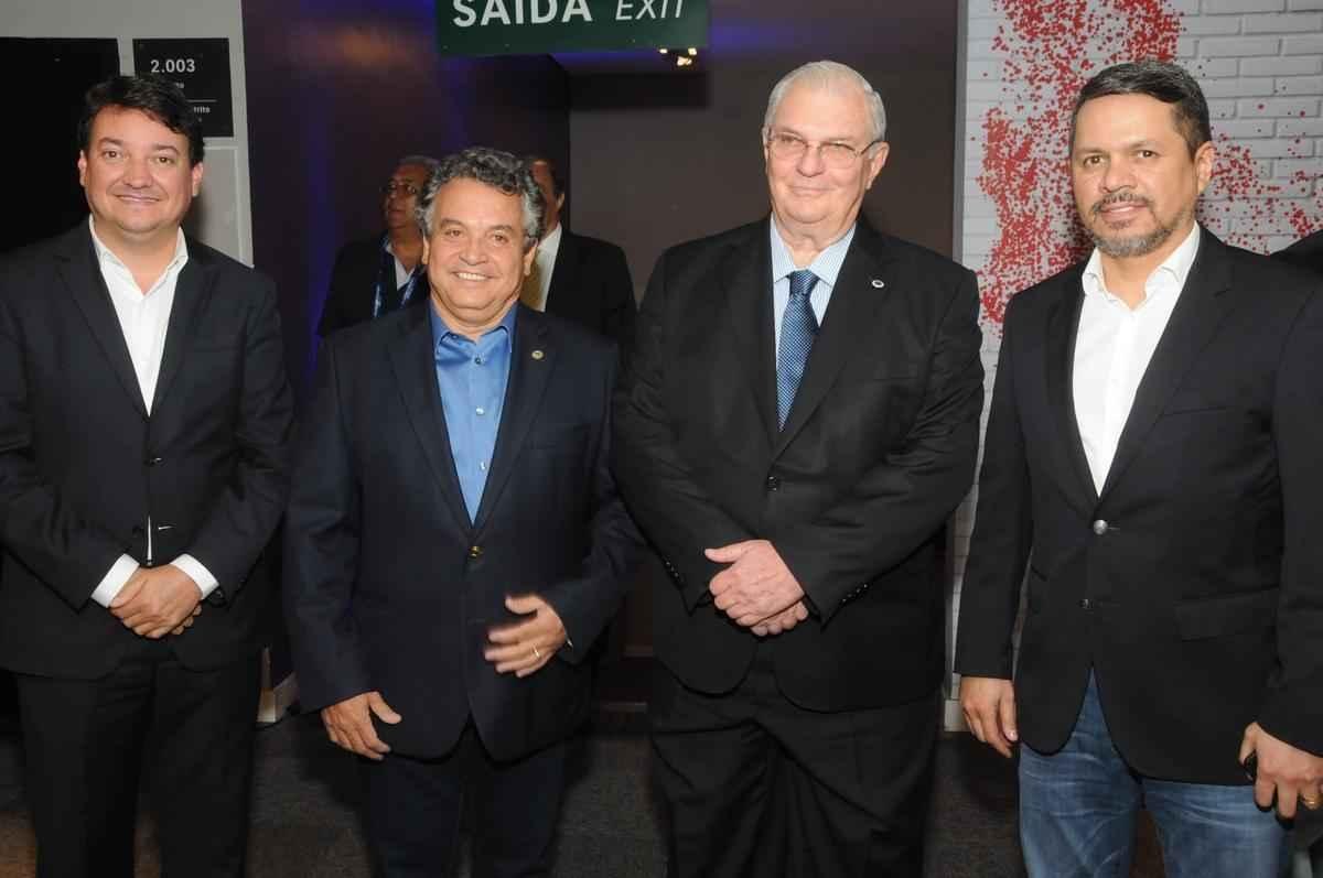 Personalidades na cerimnia do 16 Trofu Tel Santana