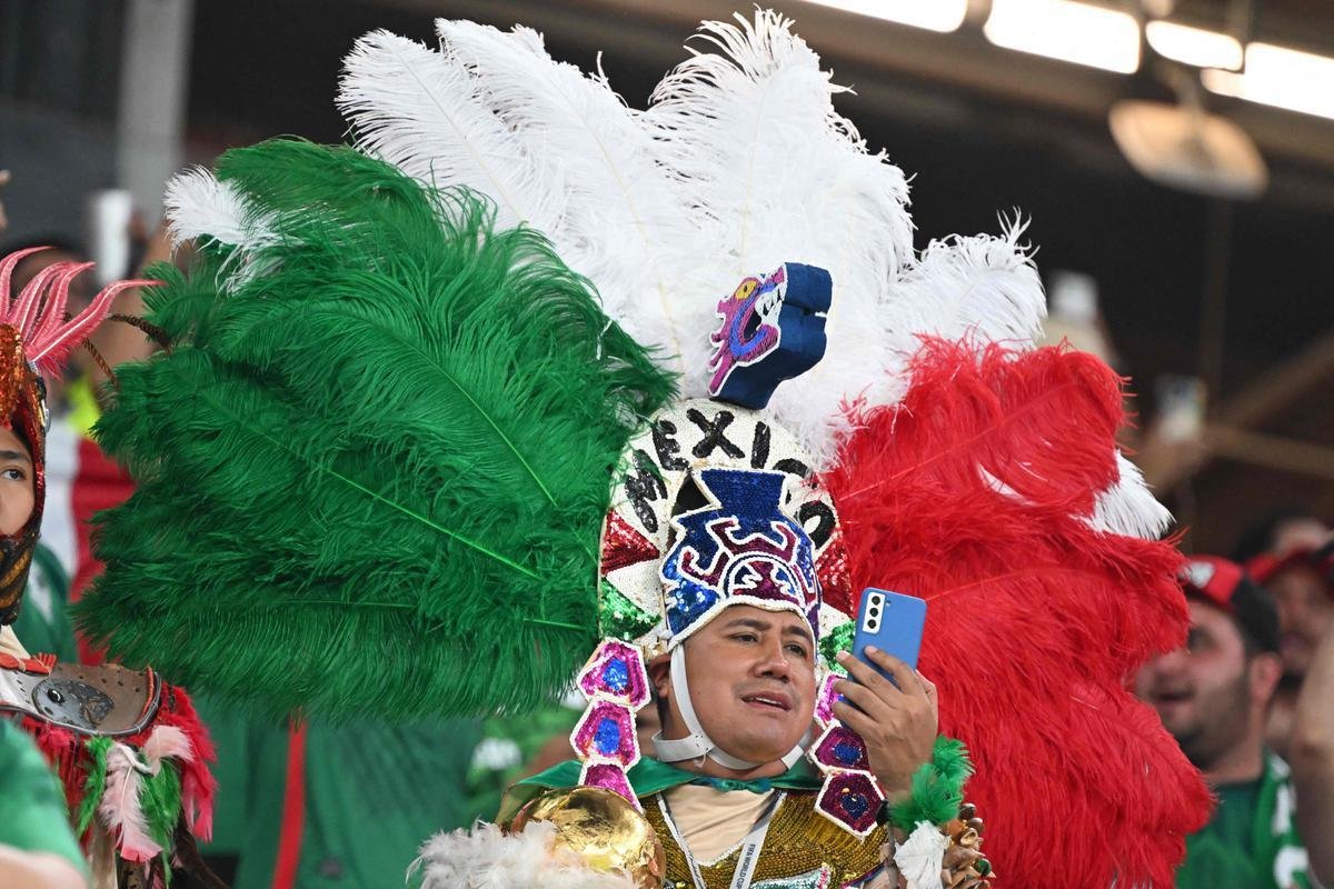 Imagens da torcida no jogo entre Mxico e Polnia pelo Grupo C da Copa do Mundo.