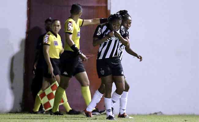 Com gols no segundo tempo, Atltico busca virada diante do Santos em Nova Lima