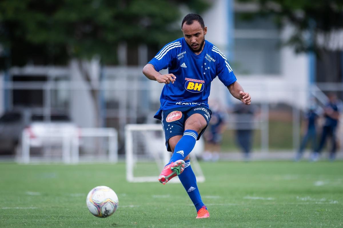 Imagens do primeiro dia de pr-temporada do Cruzeiro, na Toca da Raposa II