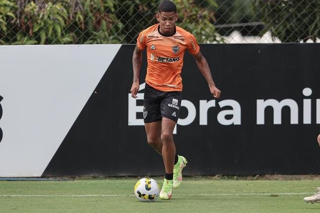 Atltico treinou, na tarde desta quinta-feira (26), na Cidade do Galo. Atividades visaram ao confronto contra o Ava pelo Campeonato Brasileiro.