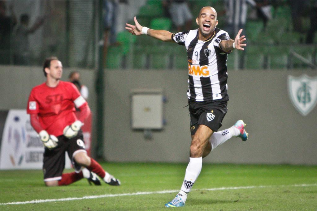 Diego Tardelli - atacante