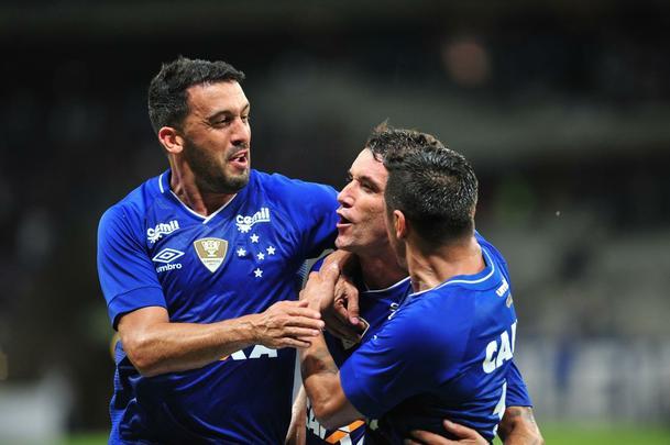 Imagens do jogo entre Cruzeiro e Uberlndia, pela 3 rodada do Estadual, no Mineiro