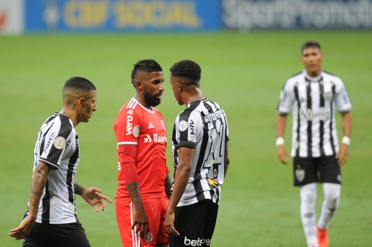 Jogo entre Atltico e Internacional, no Mineiro, terminou empatado por 2 a 2